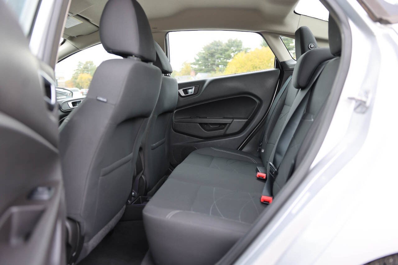 Used 2015 Ford Fiesta SE FWD image 14