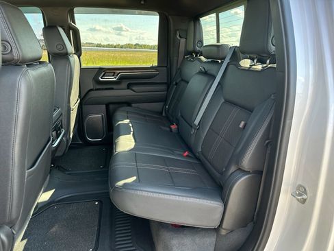 Used 2024 Chevrolet Silverado 2500 High Country w/ High Country Premium Package AWD/4WD image 23