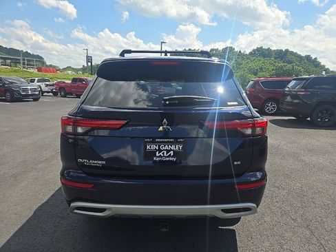 Used 2023 Mitsubishi Outlander SE AWD/4WD image 5