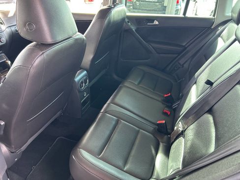 Used 2013 Volkswagen Tiguan S image 6