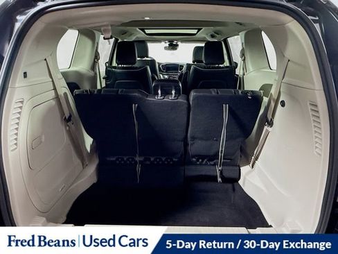 Used 2023 Chrysler Pacifica Limited image 30