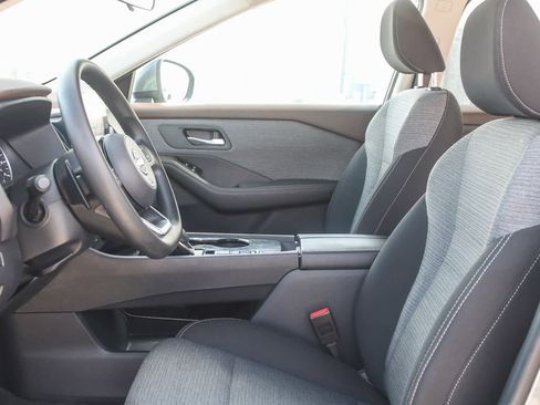 Used 2022 Nissan Rogue SV image 18