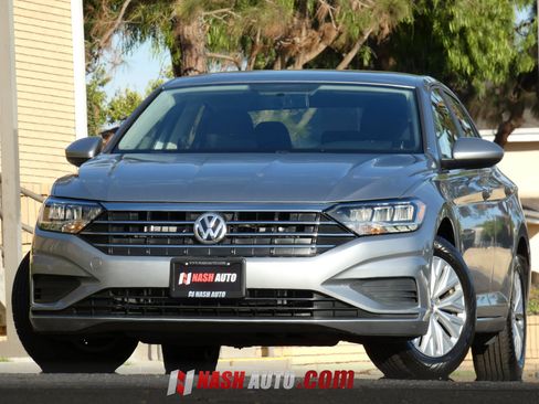 Used 2019 Volkswagen Jetta S w/ Driver Assistance Package FWD image 2