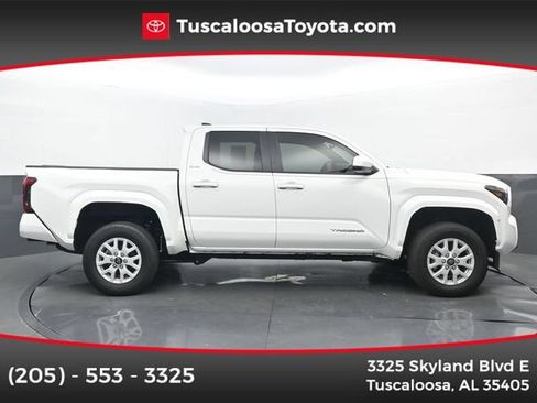Used 2025 Toyota Tacoma SR5 AWD/4WD image 1