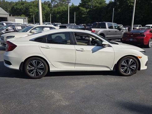 Used 2017 Honda Civic EX-T image 16
