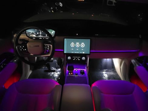 Used 2023 Land Rover Range Rover SE image 58