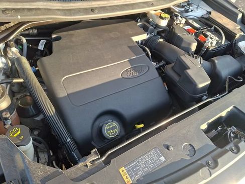 Used 2017 Ford Explorer XLT w/ Equipment Group 202A FWD image 28