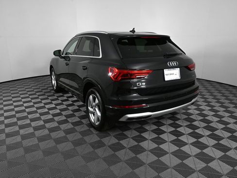 Used 2022 Audi Q3 2.0T Premium w/ Convenience Package image 4