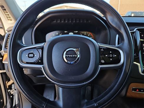 Used 2022 Volvo XC90 T6 Momentum w/ Advanced Package image 30