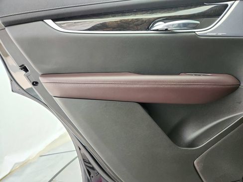 Used 2021 Cadillac XT6 Premium Luxury FWD image 30