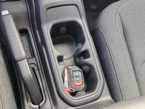 Used 2024 Jeep Wrangler Sport S image 24