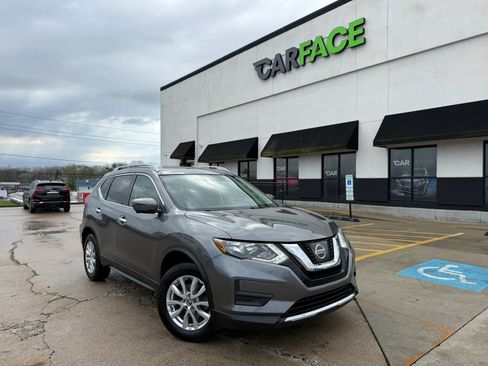 Used 2017 Nissan Rogue SV w/ Sun & Sound Touring Package image 1