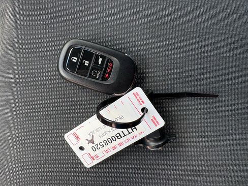 Certified 2025 Honda Pilot Sport image 32