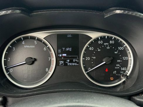 Used 2023 Nissan Versa S FWD image 20