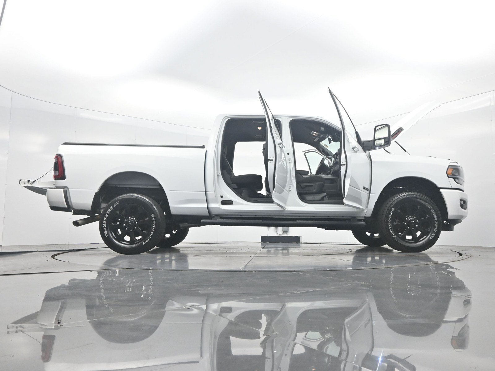Used 2024 RAM 2500 Big Horn w/ Night Edition AWD/4WD image 44