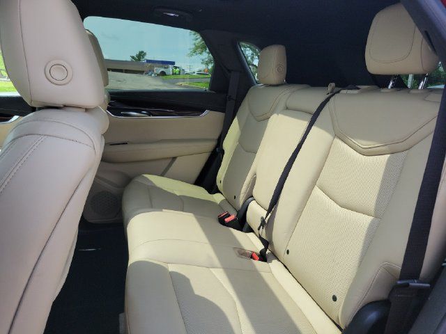 Used 2017 Cadillac XT5 Luxury w/ Driver Awareness Package AWD/4WD image 22