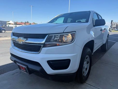 Used 2018 Chevrolet Colorado W/T w/ WT Convenience Package AWD/4WD image 3
