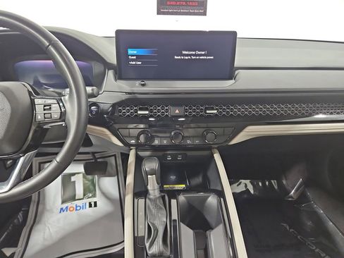 Used 2023 Honda Accord Touring image 17