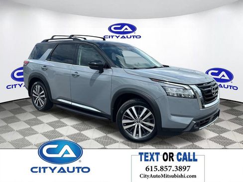 Used 2022 Nissan Pathfinder Platinum w/ Lighting Package (N93) AWD/4WD image 1