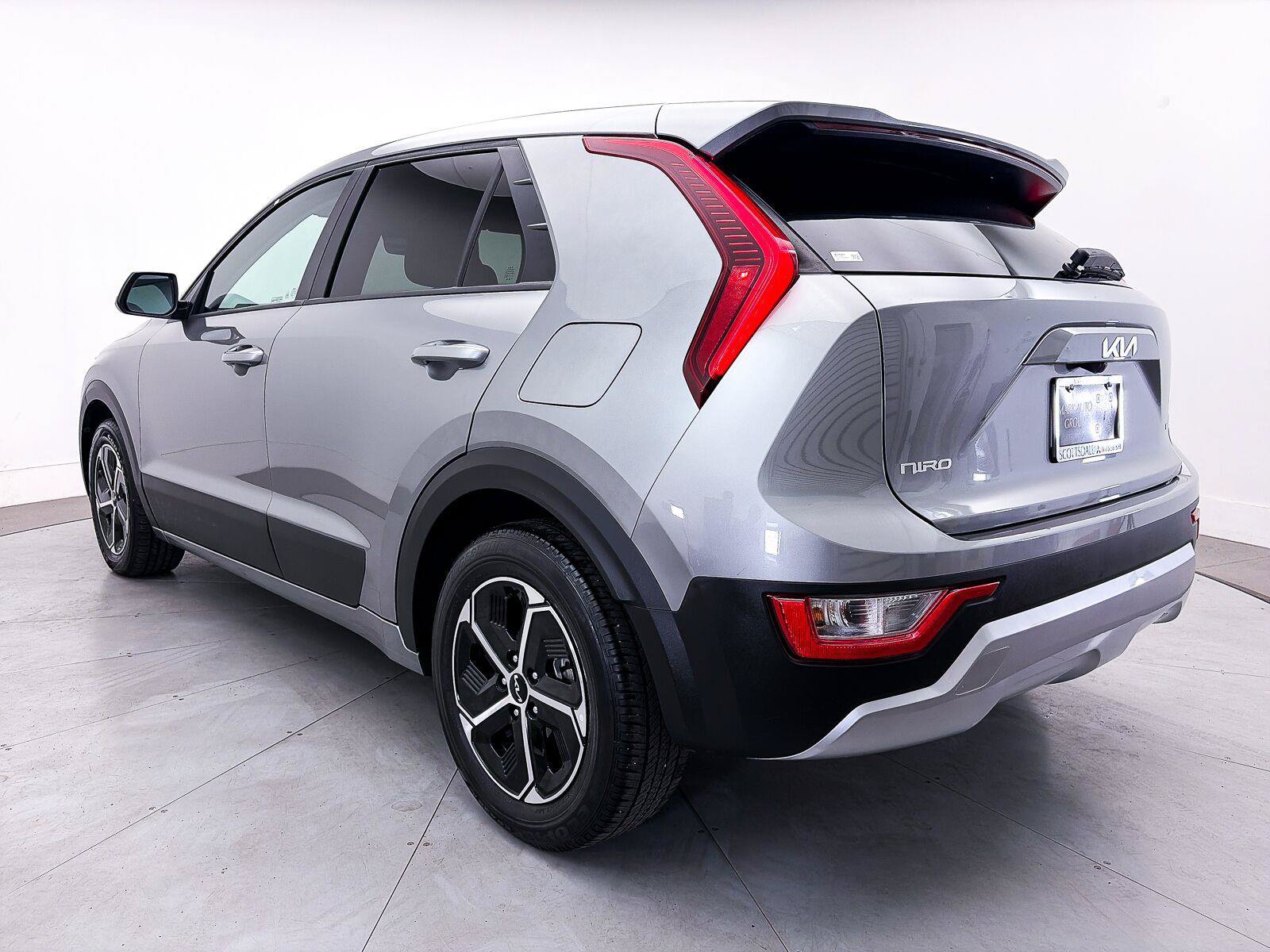 Used 2023 Kia Niro LX FWD image 12