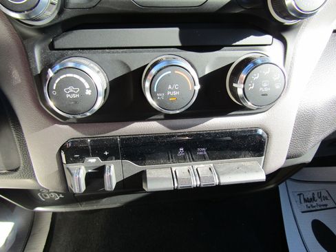 Used 2024 RAM 2500 Big Horn image 31