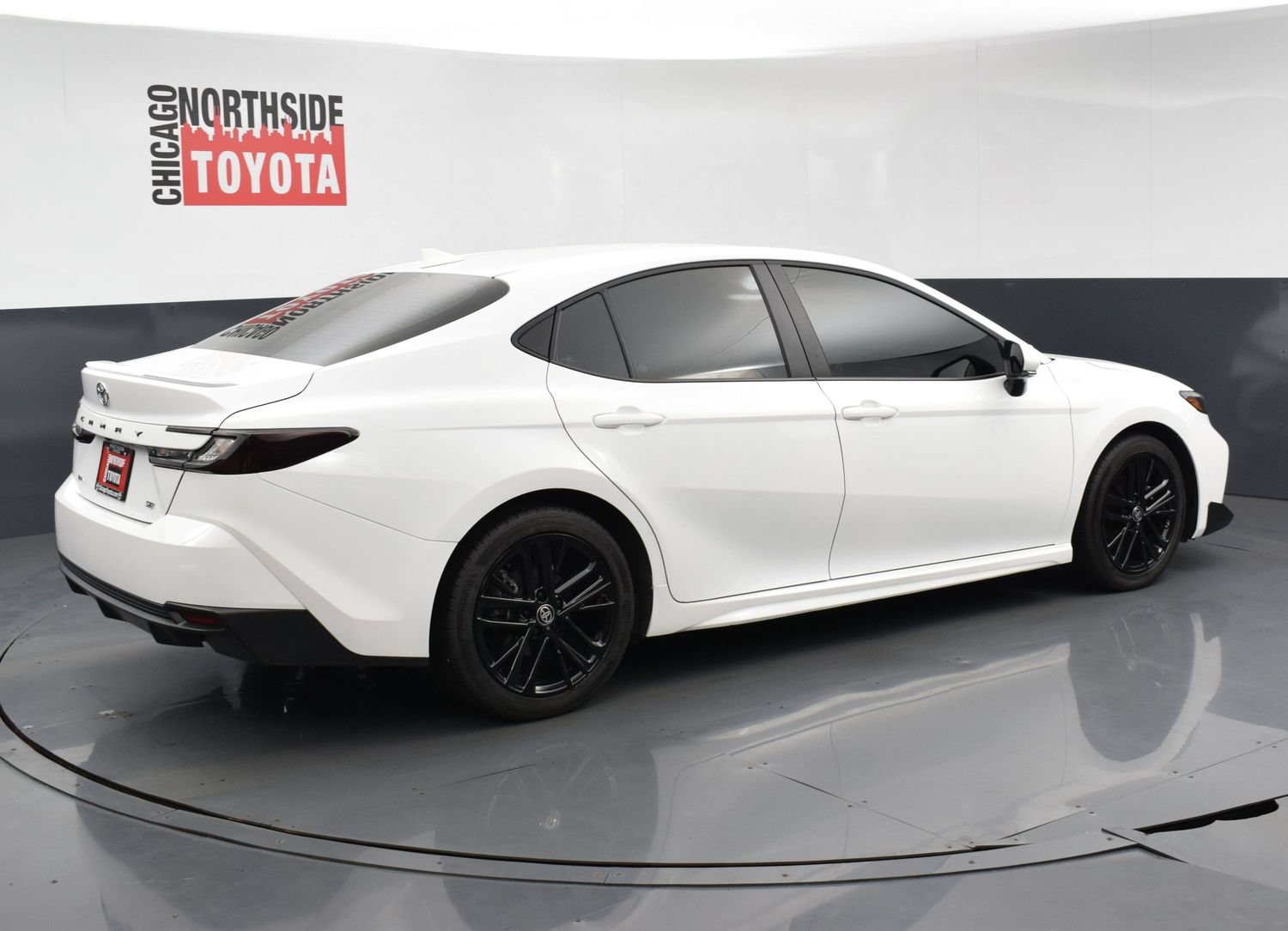Used 2026 Toyota Camry SE FWD image 4