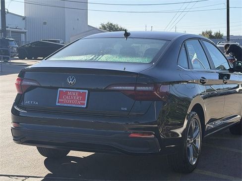 Used 2024 Volkswagen Jetta SE image 7