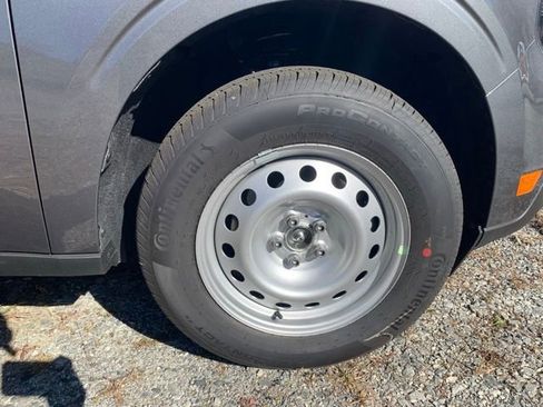 New 2025 Ford Maverick XL image 30