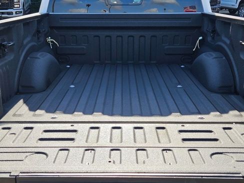 Used 2019 Ford F150 Lariat w/ Equipment Group 502A Luxury AWD/4WD image 6