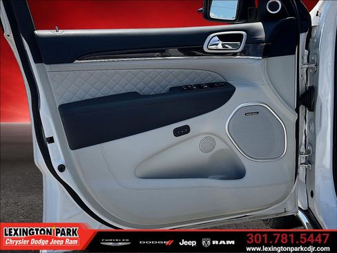 Used 2021 Jeep Grand Cherokee Summit AWD/4WD image 19