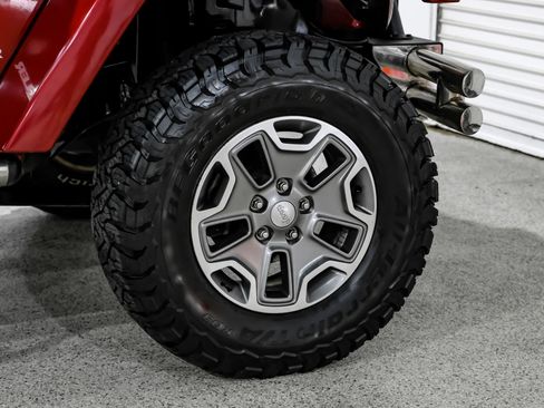 Used 2013 Jeep Wrangler Rubicon w/ Dual Top Group AWD/4WD image 55