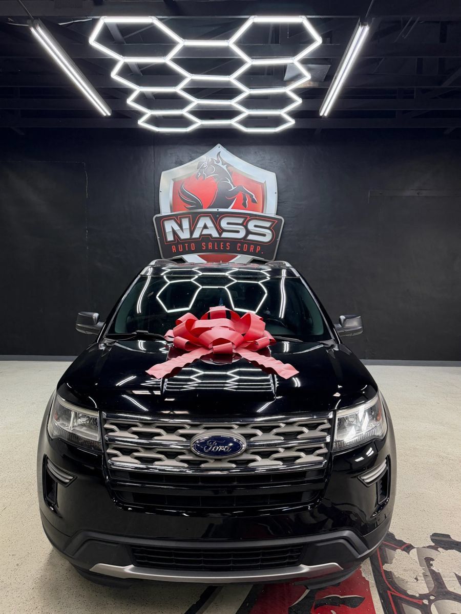 Used 2018 Ford Explorer XLT FWD image 8