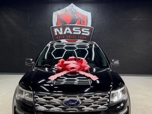 Used 2018 Ford Explorer XLT FWD image 8