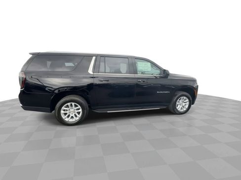 New 2026 Chevrolet Suburban LT AWD/4WD image 8