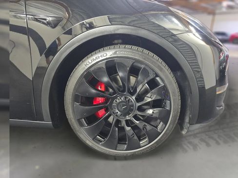 Used 2022 Tesla Model Y Performance AWD/4WD image 17