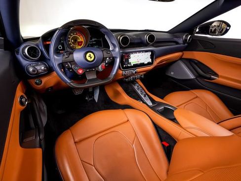 Certified 2022 Ferrari Portofino M RWD image 32