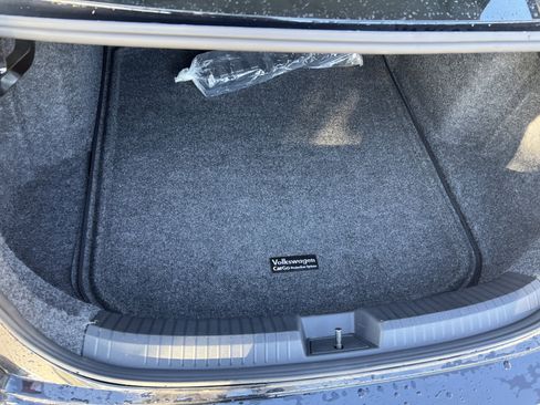 Certified 2025 Volkswagen Jetta SE image 28