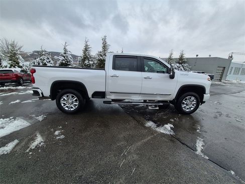 Used 2024 Chevrolet Silverado 2500 High Country w/ High Country Premium Package image 16