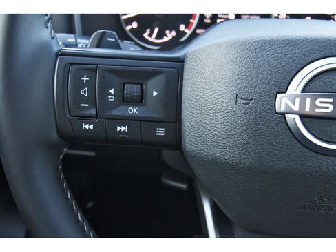 Certified 2025 Nissan Rogue SV image 18