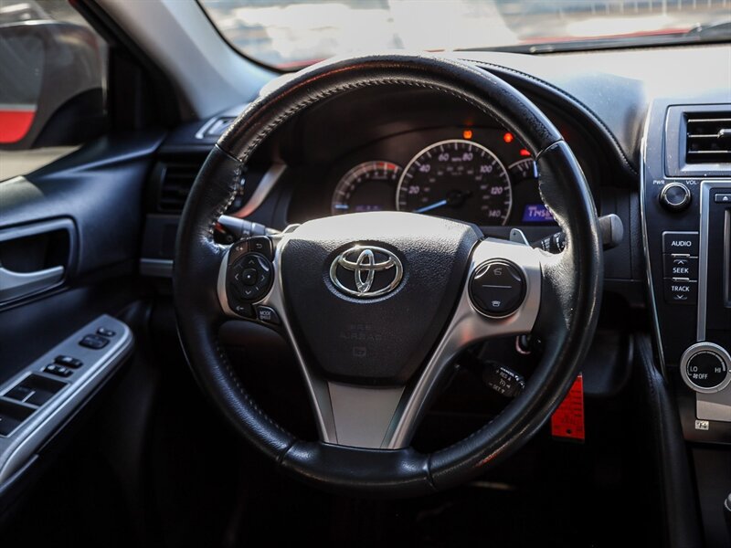 Used 2014 Toyota Camry SE FWD image 17