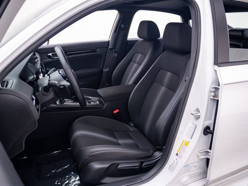 Used 2025 Honda Civic Sport image 17