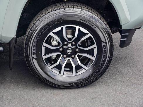 Certified 2022 Toyota Tacoma TRD Sport w/ Technology Package image 11