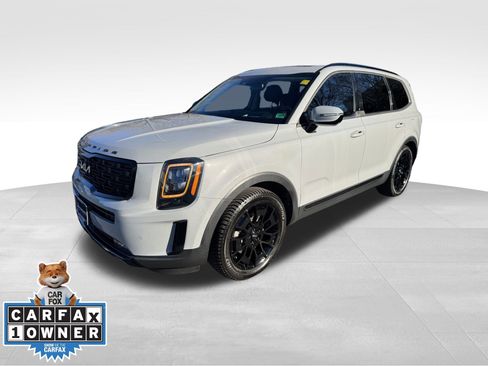 Used 2022 Kia Telluride SX w/ SX Prestige Package image 3