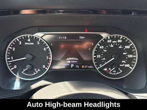 Used 2025 Nissan Pathfinder SL FWD image 18