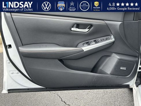 Used 2021 Nissan Sentra SR w/ SR Premium Package image 8