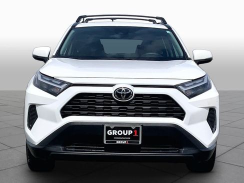 Used 2025 Toyota RAV4 XLE FWD image 4
