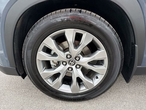 Used 2024 Toyota Grand Highlander Limited image 19