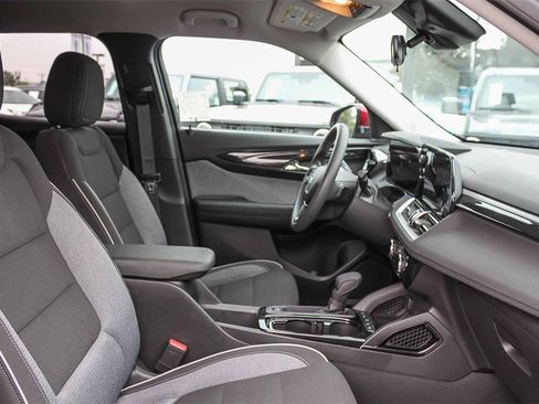 Used 2024 Chevrolet TrailBlazer LT image 19