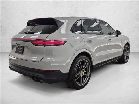Used 2022 Porsche Cayenne AWD/4WD image 5