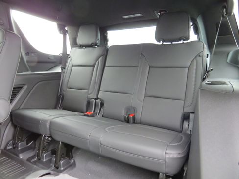 New 2026 GMC Yukon Denali w/ LPO, Floor Liner Package image 17